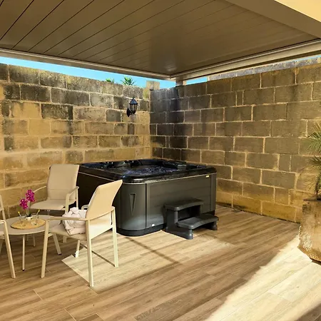 Girgor W/pool&jacuz Byarcocollection Villa St. Paul's Bay